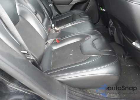 2019 Jeep Cherokee Latitude Plus 4X4 from USA, damaged, VIN 1C4PJMLB8KD478341